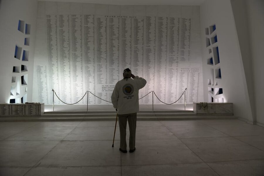 Oahu: Pearl Harbor Admiral's VIP Narrated Multimedia Tour - Smartphone Audio Guide With Jamie Lee Curtis: How the Experience Flows