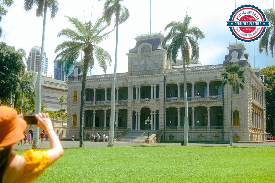 Oahu: Pearl Harbor Tour with USS Arizona Memorial - Punchbowl (National Memorial Cemetery of the Pacific) and the Honolulu stops