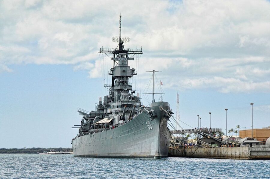 Oahu: Premium Missouri, Arizona & Top of the Tower Tour - Pearl Harbor Visitor Center: the place to get your bearings