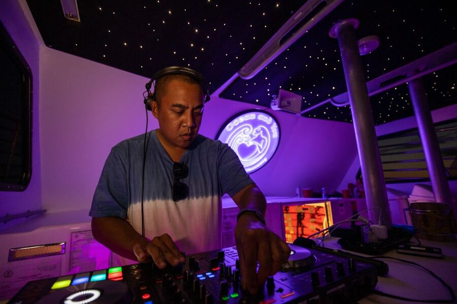 Oahu: Premium Waikiki Sunset Party Cruise with Live DJ - Final Call: Should You Book This One?
