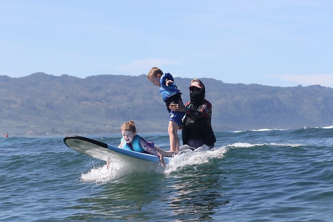 Oahu Private Surfing Lesson - Gear included: surfboard and rash guard rental