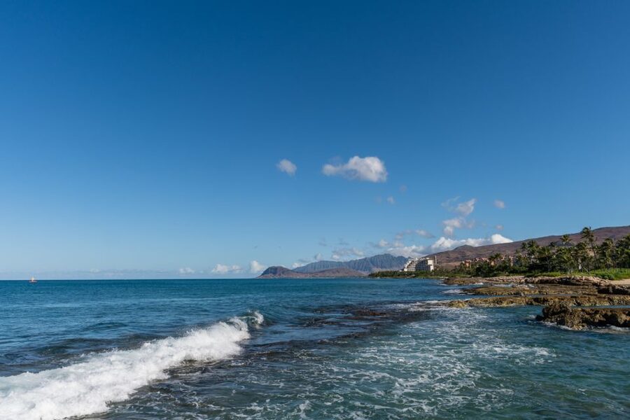 Oahu: Snorkel & Sailing Adventure along Ko Olina Coast - Sailing vs power catamaran: which day you choose changes the feel