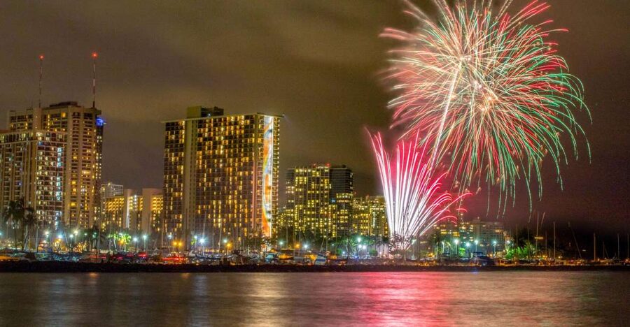 Oahu: Waikiki BYOB Friday Night Fireworks Cruise - Getting to Kewalo Basin and boarding without stress