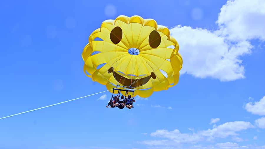 Oahu: Waikiki Parasailing - The Boat Ride and Safety Briefing That Sets the Tone
