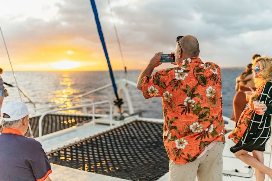 Oahu: Waikiki Sunset Catamaran Cocktail Cruise - The real draw: a 90-minute Waikiki sunset from the water