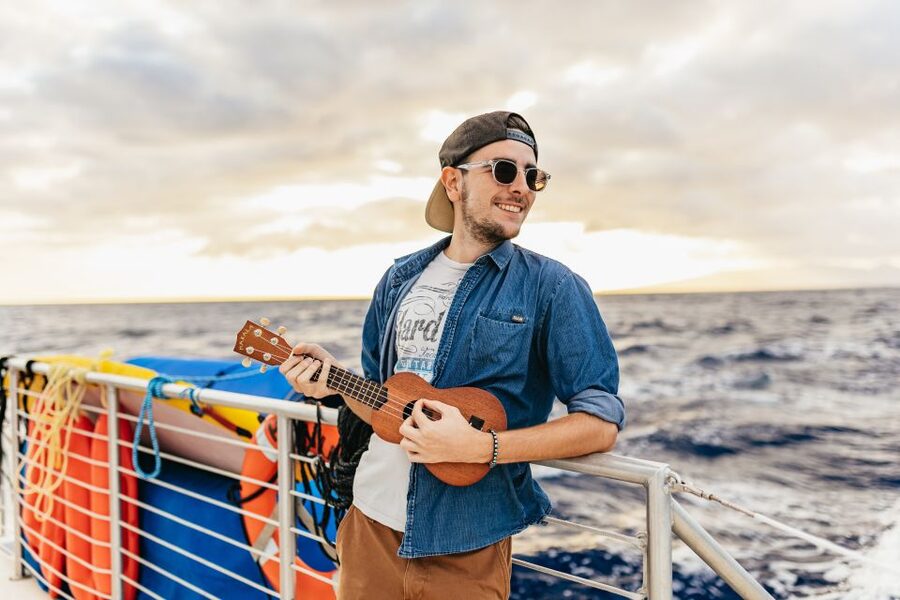 Oahu: Waikiki Sunset Catamaran Cocktail Cruise - Diamond Head and Honolulu skyline: when the views actually land