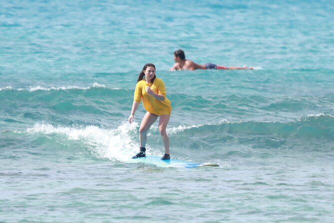 Open Group Surfing Lesson in Waikiki, Hawaii - Surf coaching in small groups: paddling, pop-ups, and etiquette
