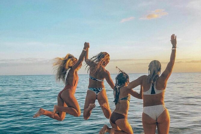 Paradise Waikiki Sunset Cruise + LIVE DJ + SWIMMING - Drinks on board: what the two free drinks really mean