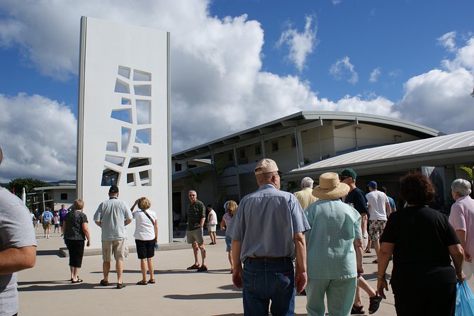 Pearl Harbor Official Deluxe Multimedia and VR Tour Combo - Stop 2: USS Arizona Memorial Viewing Area and the Boat-Ticket Reality
