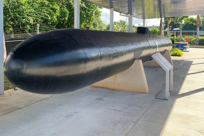 Pearl Harbor Tour Arizona Memorial and USS Bowfin - The visitors-center bag rules: small detail, big smoothness