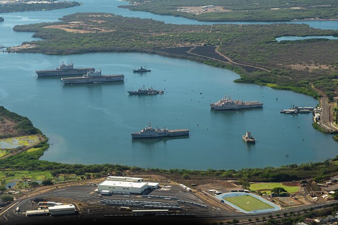 Private 60 Minutes Helicopter Tour in Honolulu - Pearl Harbor and the USS Missouri area: a respectful look at major history from the air