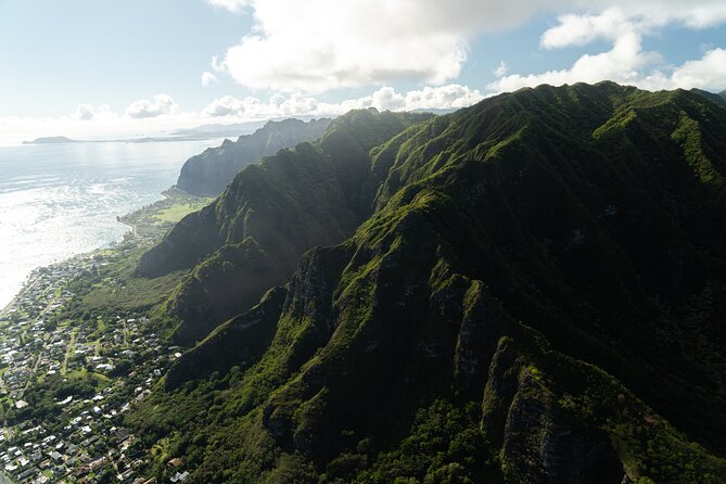 Private 60 Minutes Helicopter Tour in Honolulu - From Dole Pineapple Plantation to Pali Lookout: seeing Oahu’s “inland-to-coast” transitions