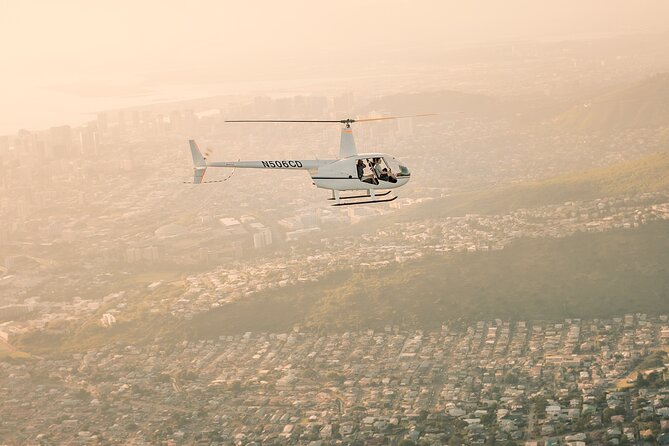 Private 60 Minutes Helicopter Tour in Honolulu - The pilot is part of the value: Scott, Stefan, and why the commentary matters