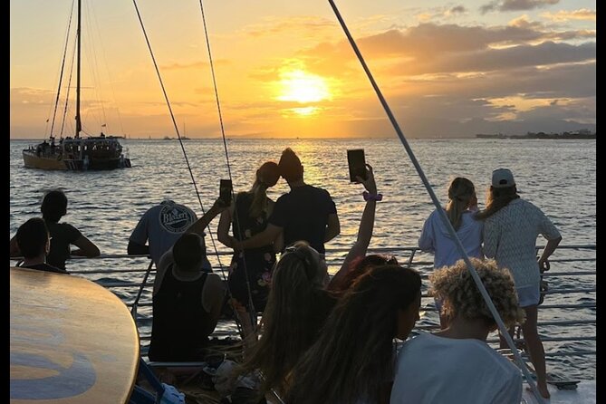 Private 90-Minute Sunset Sail Charter (Kewalo Harbor) - The green flash: how to think about it