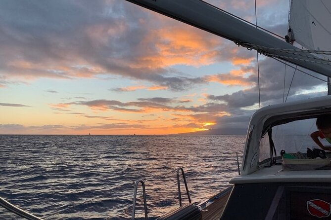 Private Sunset Boat Cruise in Waikiki Honolulu - Private time with captains who focus on your moment