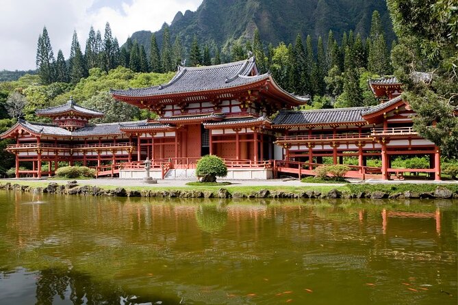 PRIVATE TOUR-Ultimate Circle Island Tour of Oahu - Byodo-in Temple: A 30-Minute Reset for Culture and Quiet