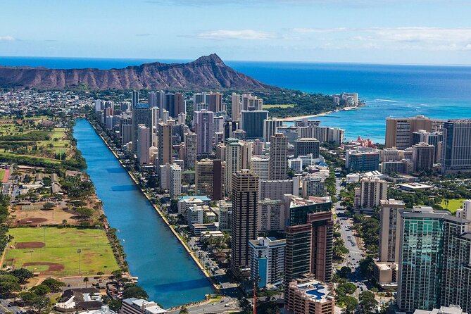 Private Transfer from Honolulu (HLN) Airport to Ko Olina - Vehicle choice: Premium sedan vs. van for up to 14