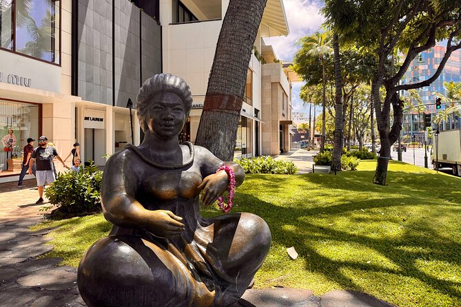 Private Walking Food Tour in Honolulu With Secret Food Tours - Stop 3: Fort DeRussy Beach Park and the Hawaiian Army Museum connection