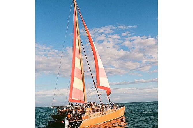 South Shore Open Sail from Kewalo Harbor Including Drinks - The Route That Makes It Worth It: Kaka‘ako to Waikīkī + Diamond Head Views