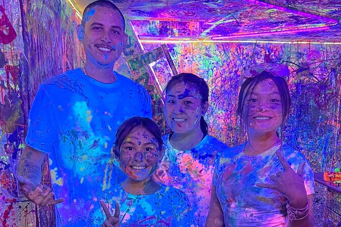Splatter Art Paint Studio Experience in Hawaii - Messaging the Mess: Expect Paint to Fly