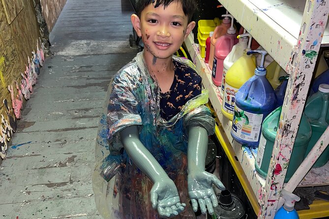 Splatter Art Paint Studio Experience in Hawaii - Your Supplies: Canvas, Five Paint Colors, and the Protective Gear