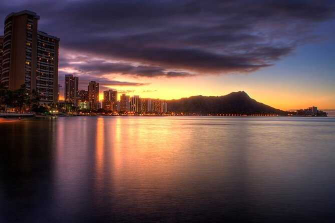 Sunrise Breakfast Cruise in Honolulu - Breakfast onboard: Kona coffee, taro French toast, and loco moco comfort