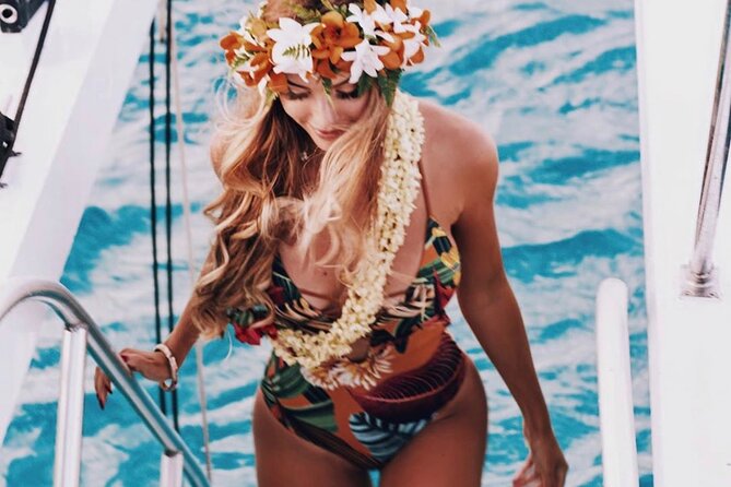 Sunset Boat Cruise: Swim and Cruise Waikiki - Crew energy, music, and the small details that make it easier