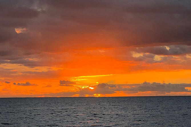 Sunset Cruise Waikiki - Golden Hour Cocktail Cruise - Boats, Ladders, and Shoe Tips That Actually Matter