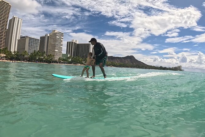 Surf lessons for beginners in Waikiki - Why Waikiki makes sense for first-time surfing