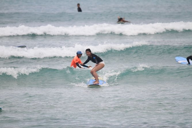 Surfing Lessons On Waikiki Beach - Waikiki’s beginner waves: why the south-facing coast helps