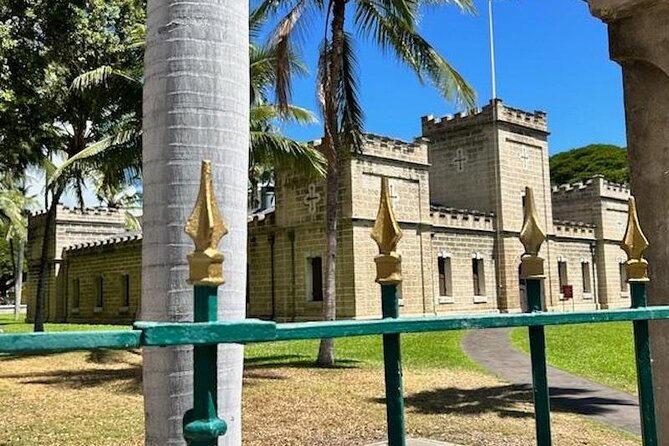 Through A Glass Darkly The Strange and Tragic History Of Honolulu - Cathedral of St. Andrew: England Stone, Hawaii Tragedy, Stained Glass Light
