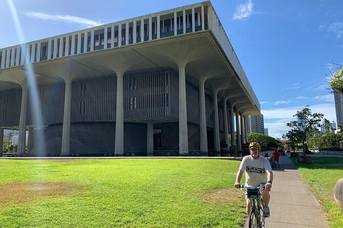 "Tour de Honolulu" Foodie Bike Tour - The guide makes the difference: Kelly’s storytelling and trip memory