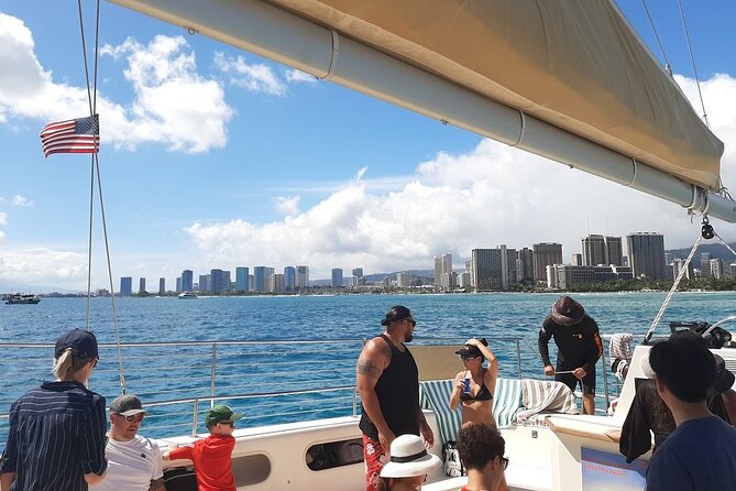 Waikiki 3pm Tradewind Sail - Open Bar Included - Drinks on-board: open bar feel, cash-only notes
