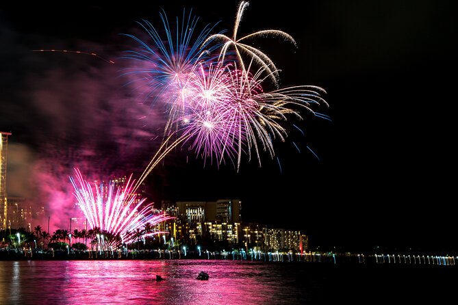 Waikiki Friday Firework Catamaran Tour - Weather, Motion, and the Realities of Ocean Timing