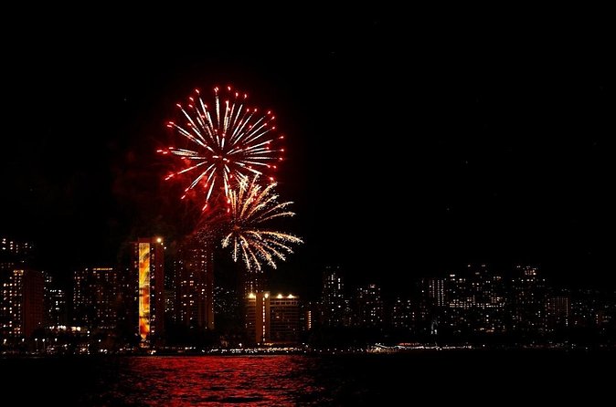 Waikiki Friday Fireworks Boat Cruise from Oahu - The crew vibe: hospitable, and sometimes generous with drinks