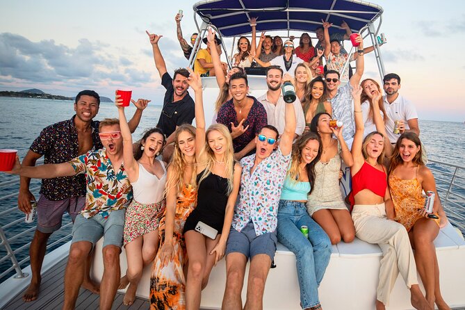 Waikiki Friday Fireworks Party Cruise with Live DJ & Full Bar - Friday fireworks viewing with DJ energy, not silence