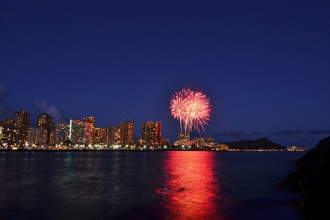 Waikiki: Friday Night Fireworks Catamaran Cruise - How the Timing Works (and Why It Feels Longer Than You Think)