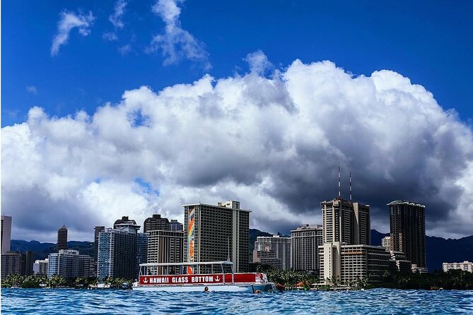 Waikiki Glass Bottom Boat Cruise - The crew’s narration: how local stories make the ride better