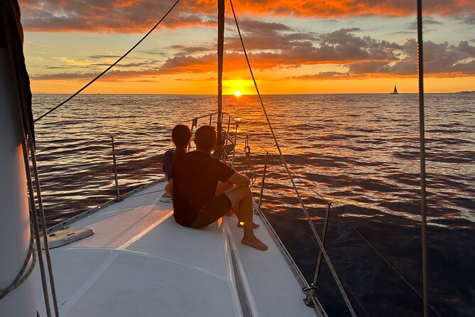 Waikiki private Day Tour and Sunset sail for couples - Stop 1: Waikiki Beach for golden-hour skyline views