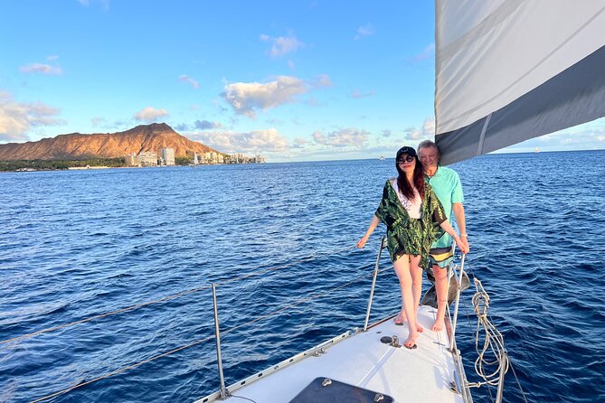 Waikiki private Day Tour and Sunset sail for couples - Stop 2: Magic Island for the Ala Moana Beach Park picture moment