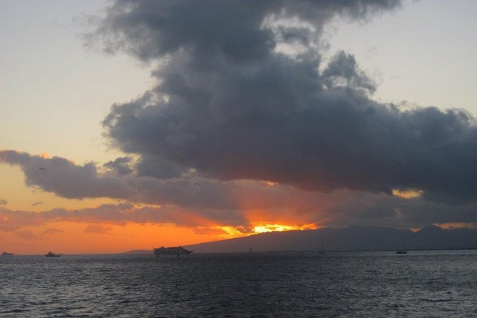 Waikiki Signature Sunset Catamaran Sail - Crew Energy, Service Style, and the Calm Factor
