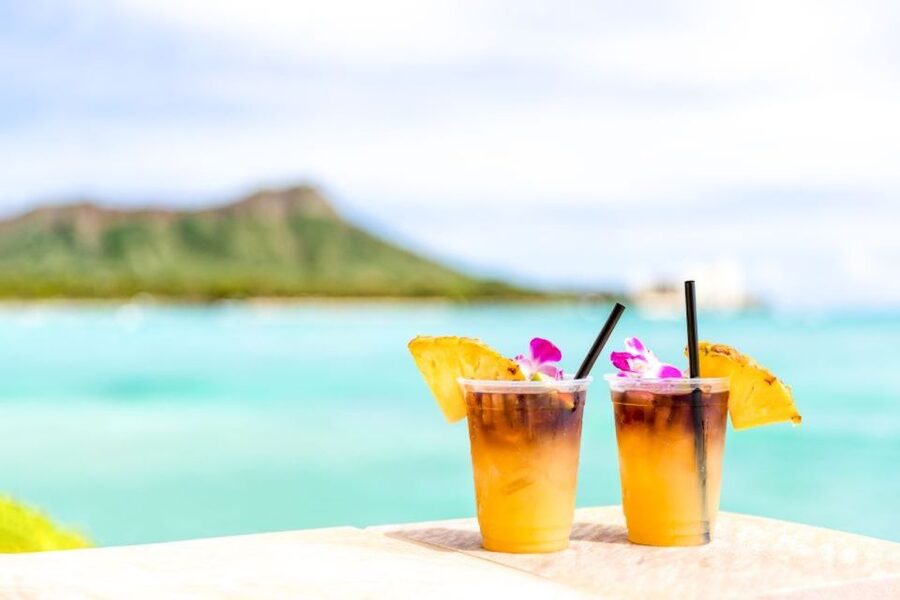 Waikiki Sunset Cocktail Cruise with Drinks and Appetizers - Barefoot sailing: comfy rules and what to wear